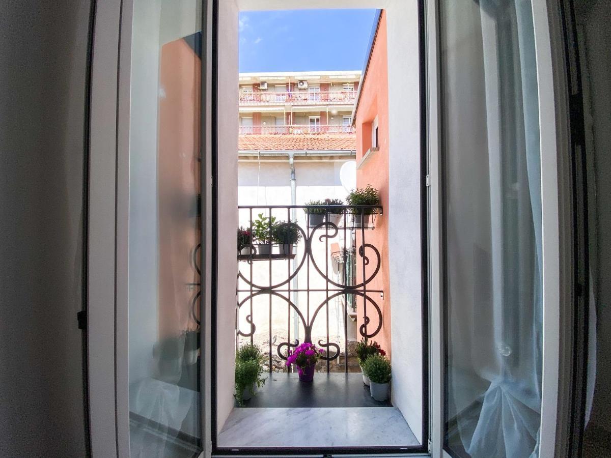 La Casetta - Appartamento Centro Storico Albenga Esterno foto